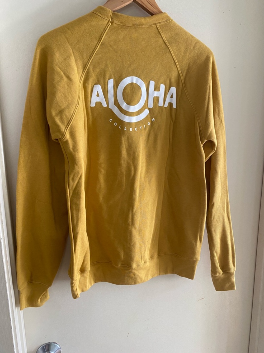 NWT ALOHA Crewneck Sweatshirt.Small - Picture 5 of 6